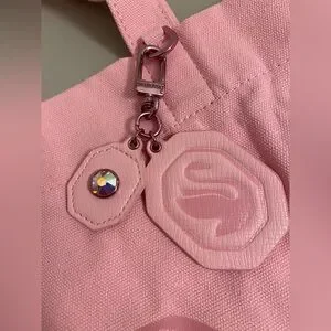 ブレスレット SWAROVSKI [Head office genuine product/shopping bag gift] Ma Online Benefits and Exclusive Shopping Experience | Swarovski CA